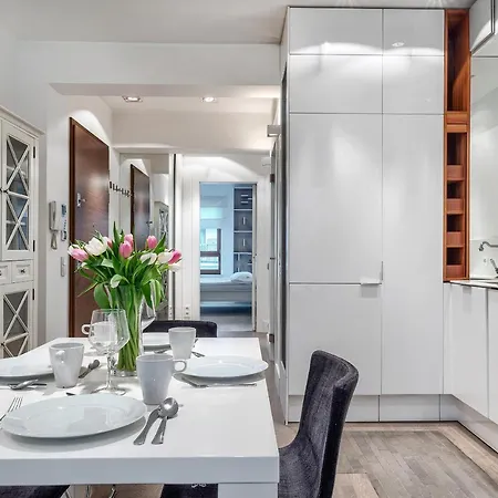 Imperial Aquarius V Apartment *